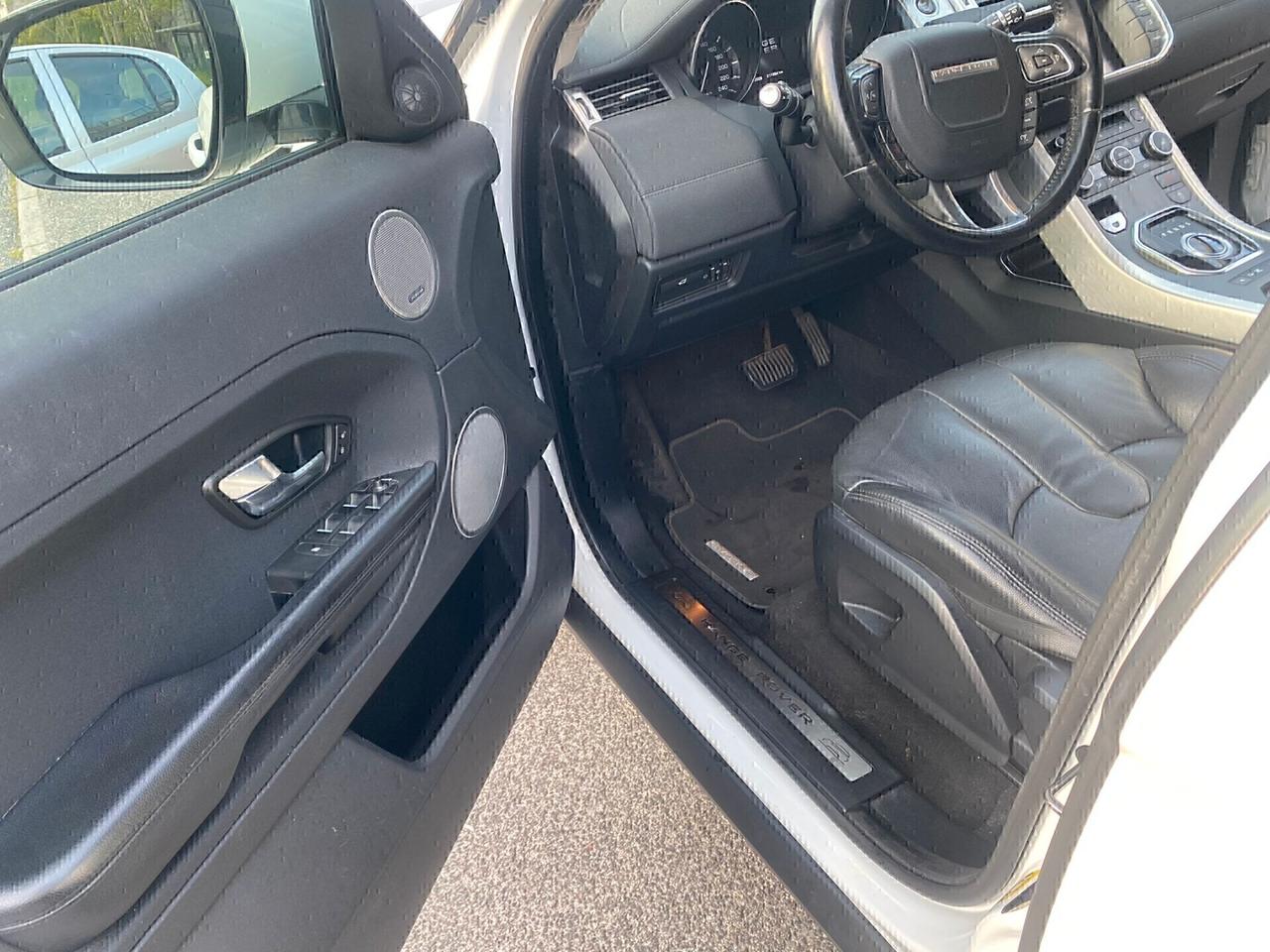 RANGE ROVER EVOQUE 2.2 TD4 5P. PURE