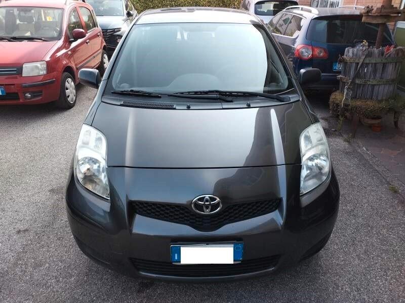 Toyota Yaris 1.0 5 porte Sol