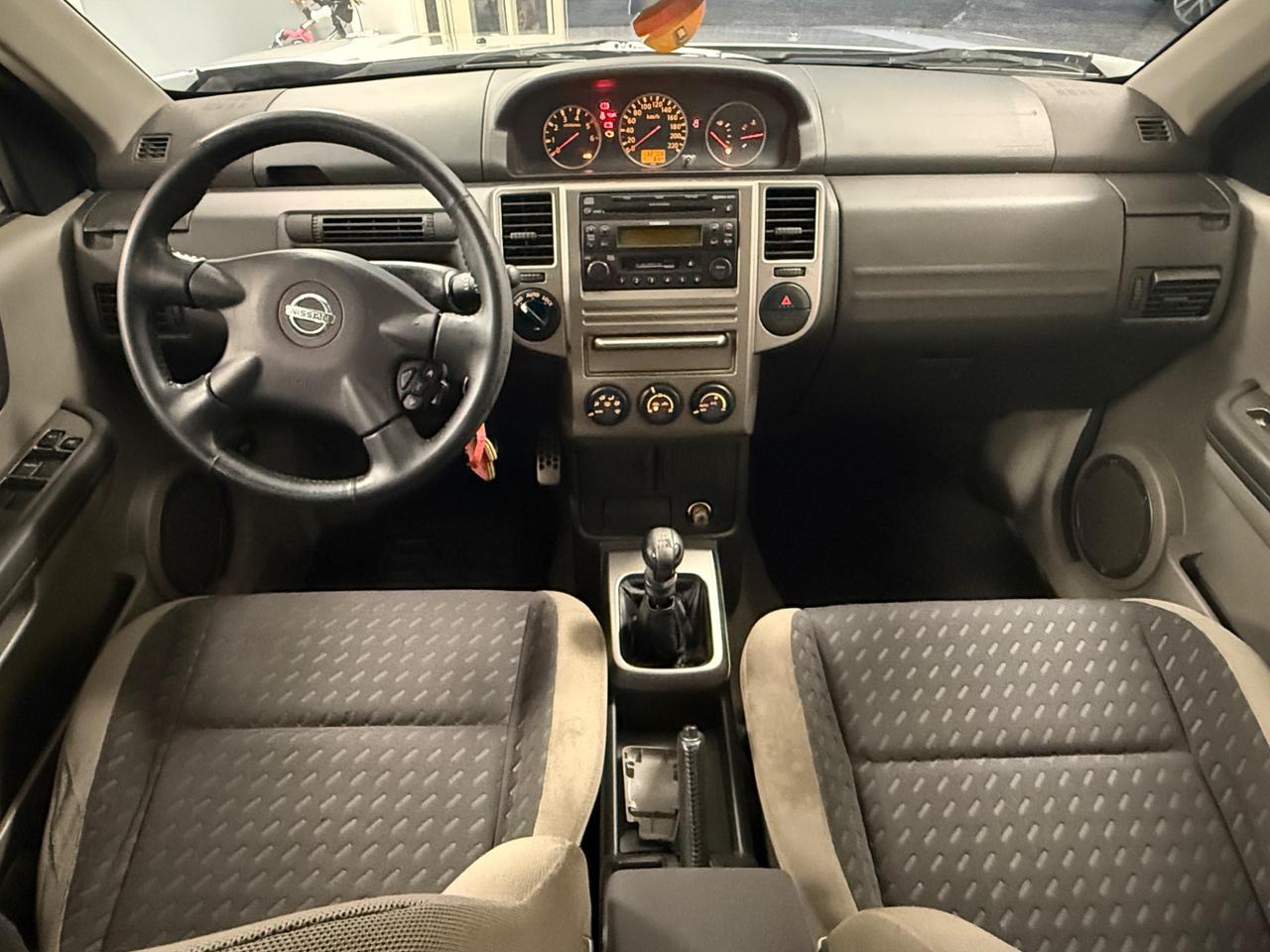 Nissan X-Trail 2.2 dCi Elegance