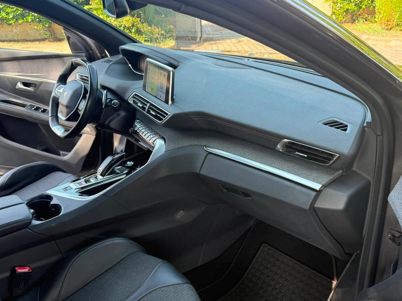 Peugeot 3008 GTLINE 2019 diesel1.5