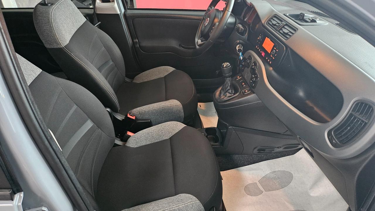 Fiat Panda 1.0 IBRIDA city life