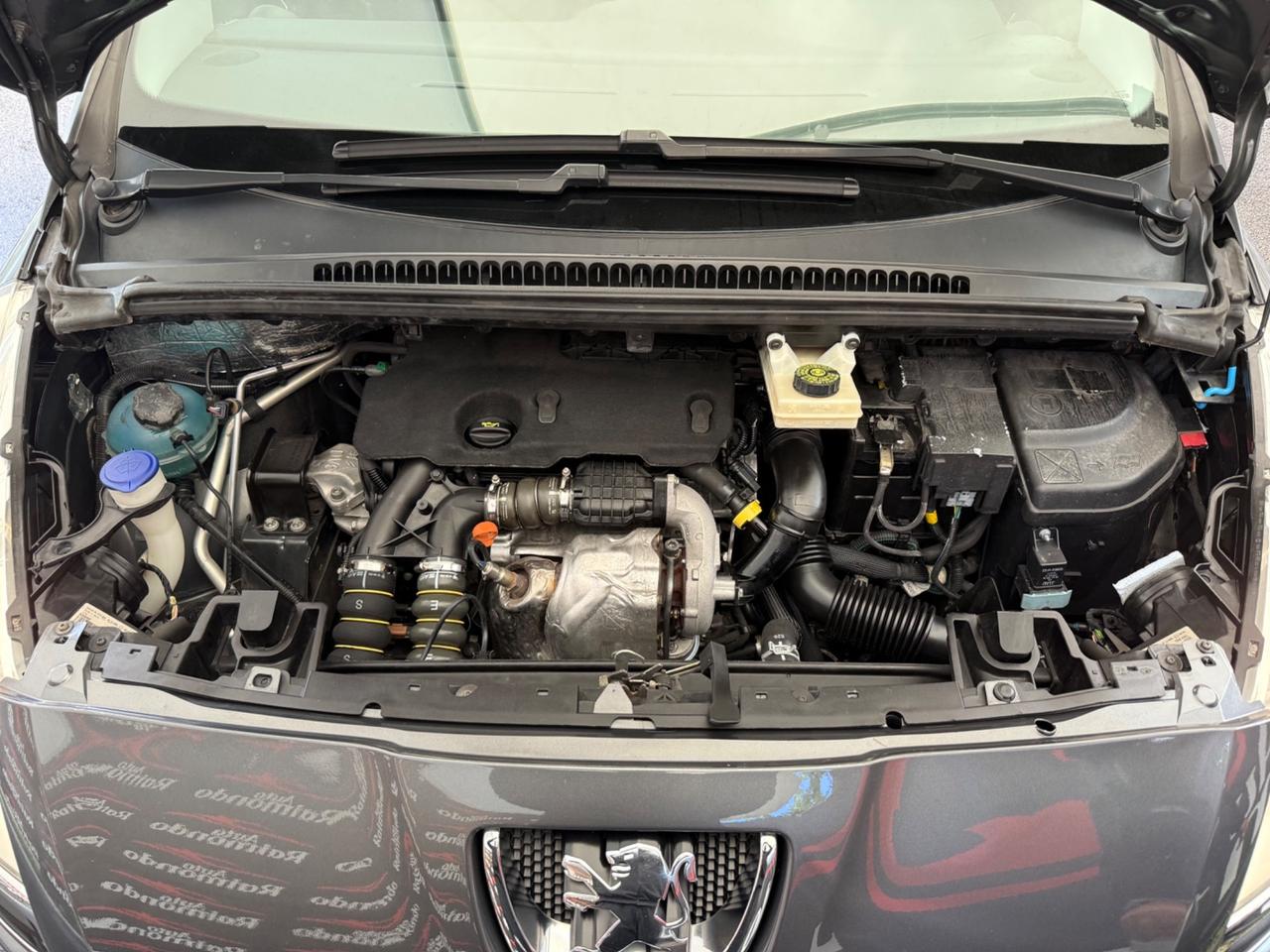 Peugeot 5008 1.6 HDi 112CV Posti 7 automatica