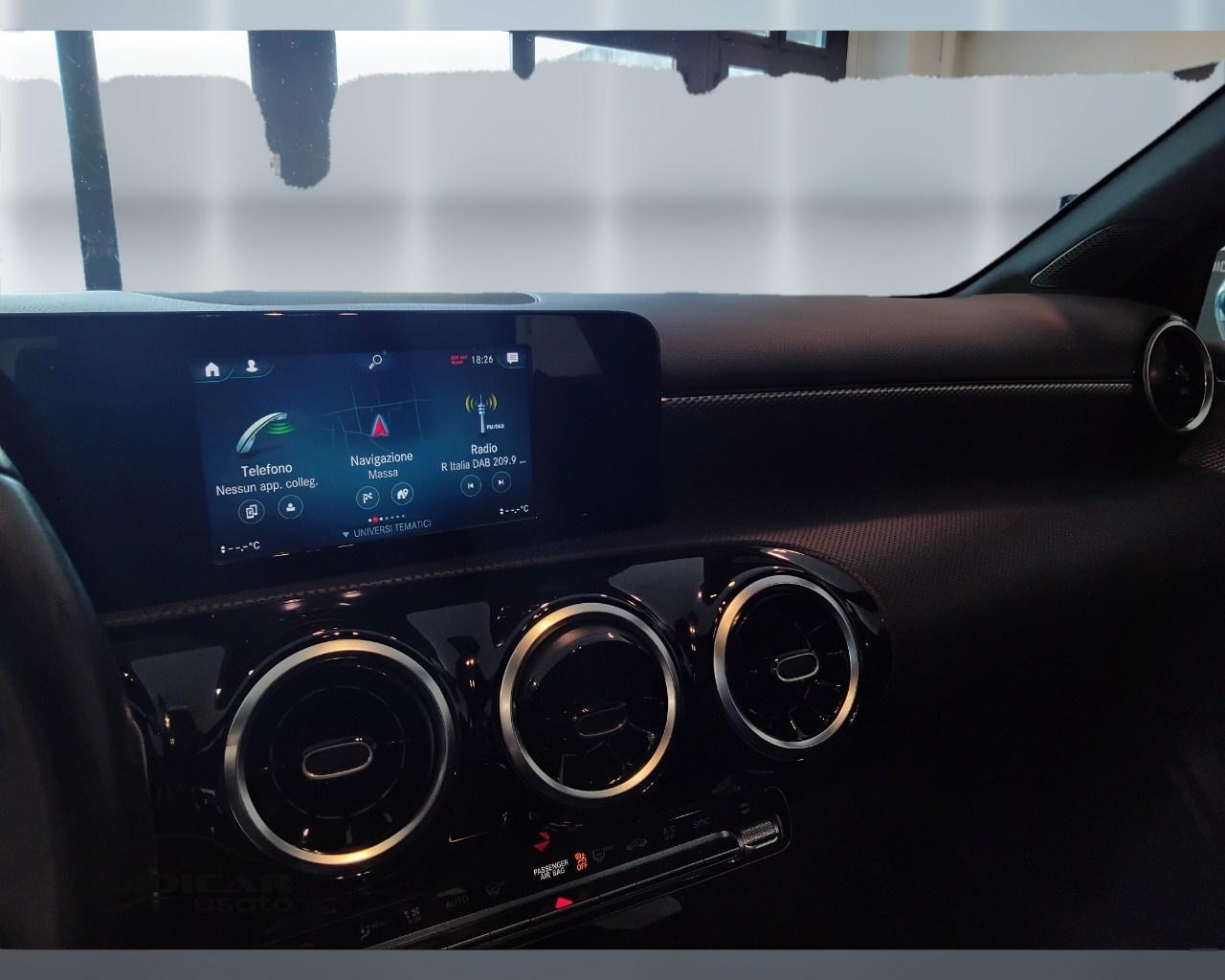 Mercedes-Benz Classe A - W177 2018 - A 180 d Sport auto