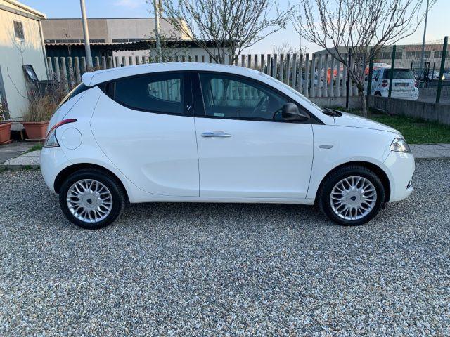 LANCIA Ypsilon 1.2 69 CV 5 porte Platinum