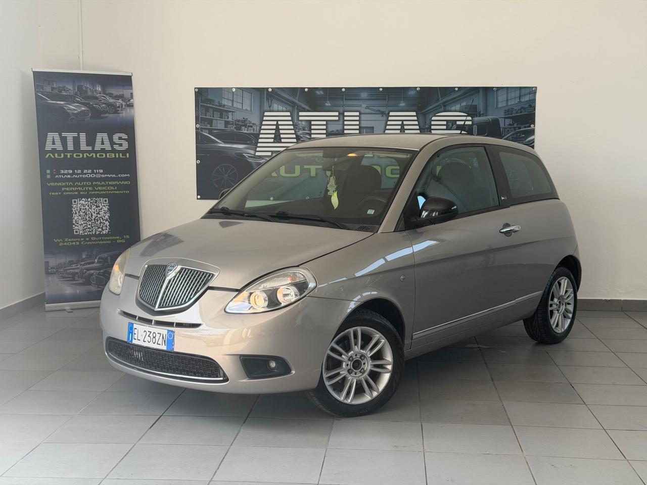 Lancia Ypsilon 1.2 69 CV Unyca