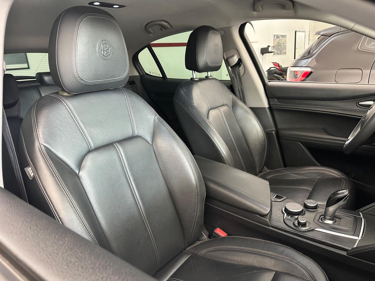 Alfa Romeo Stelvio 2.2 Turbodiesel 180 CV AT8 Q4 Business