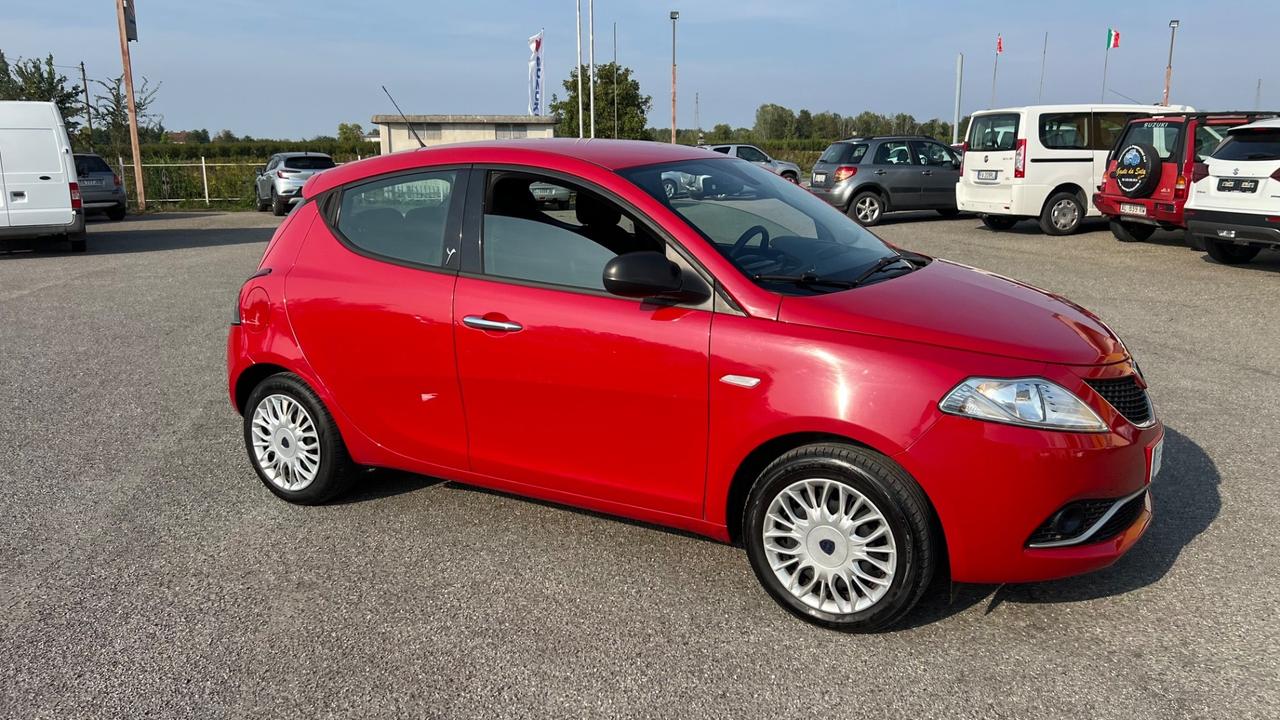Lancia Ypsilon 1.2 69 CV 5 porte GPL Ecochic Platinum