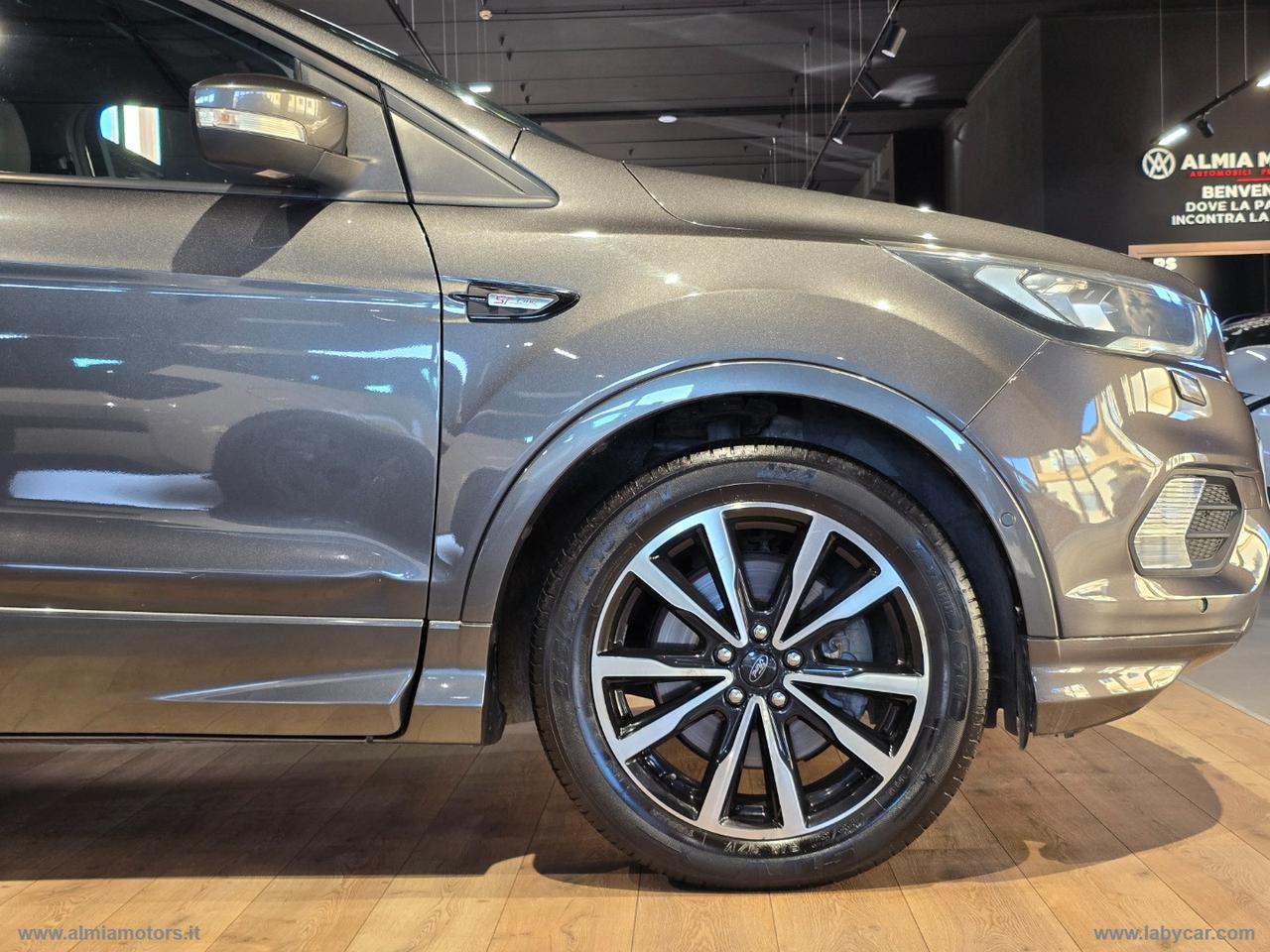 FORD Kuga 2.0 TDCI 180 CV S&S 4WD Pow.ST-Line