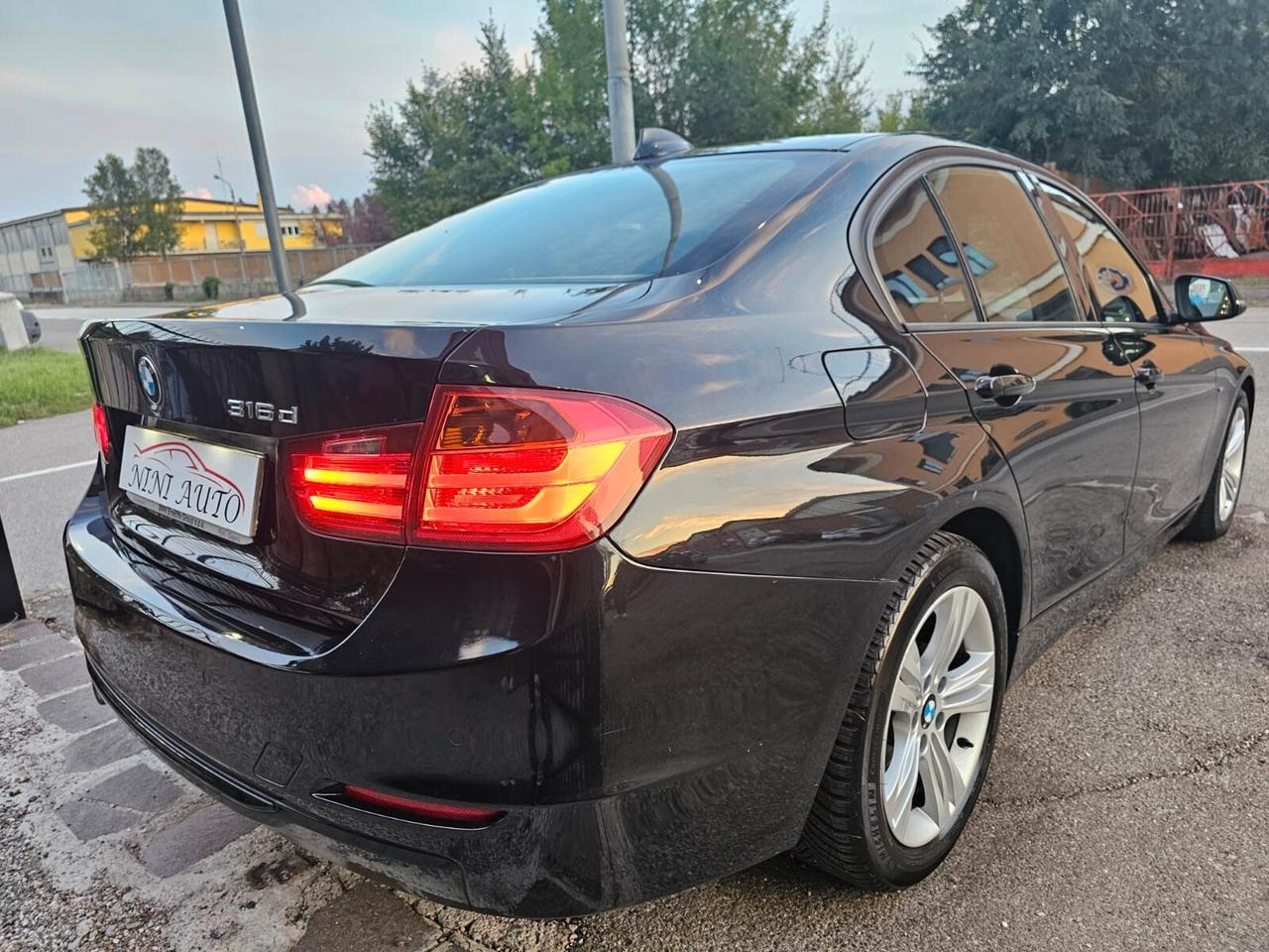 Bmw 316d 115cv Sport*Navi*Bi-Xeno*Tetto*Pdc*17*