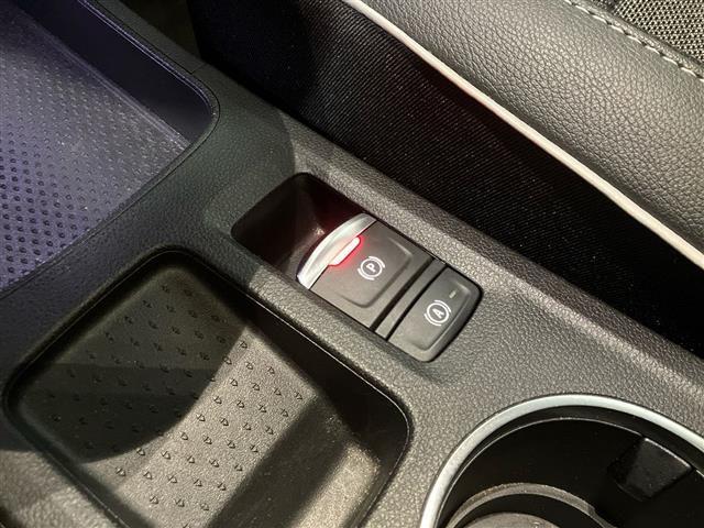 RENAULT Captur 1.6 E-Tech phev Intens 160cv auto my21