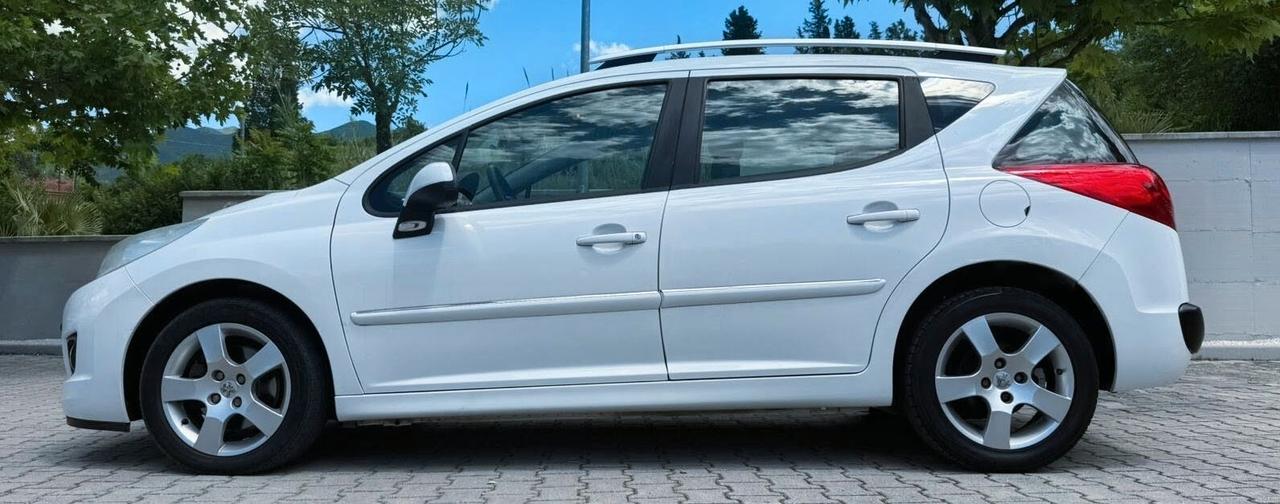 Peugeot 207 1.6 "65.000 KM" HDi 93CV SW Ciel Allure