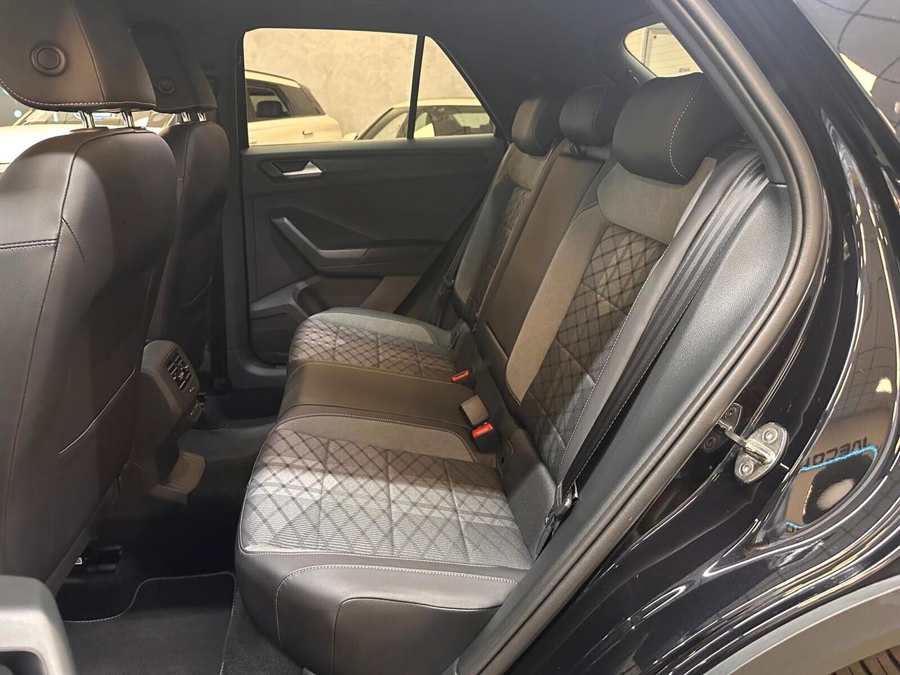 Volkswagen T-Roc 1.5 tsi R-Line dsg * IVA ESPOSTA *
