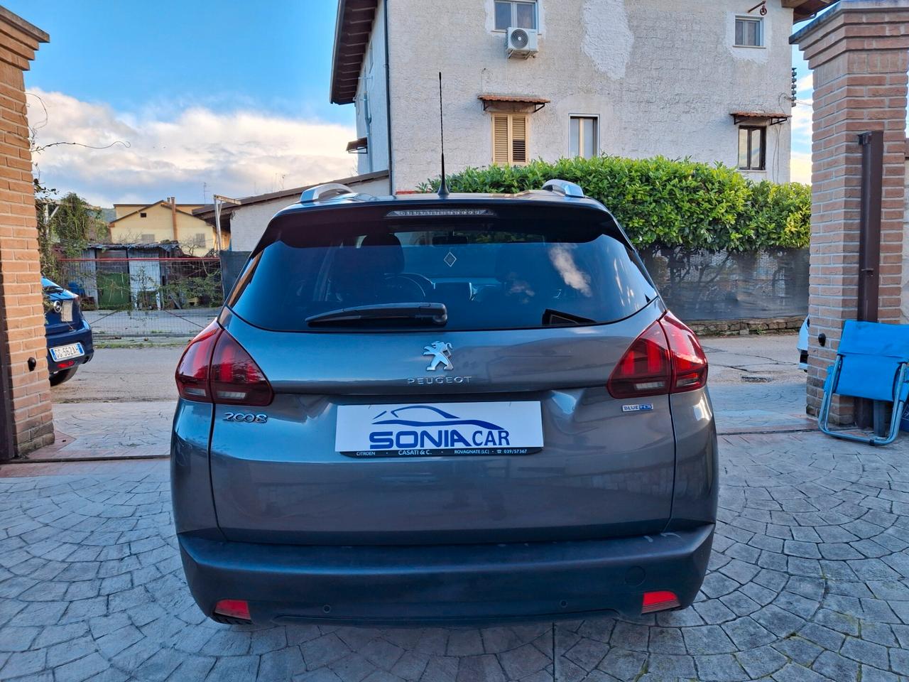 Peugeot 2008 BlueHDi 100 Active 1.6 turbo diesel