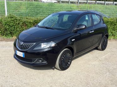 Lancia Ypsilon 1.0 70Cv FireFly 5 porte Hybrid Silver