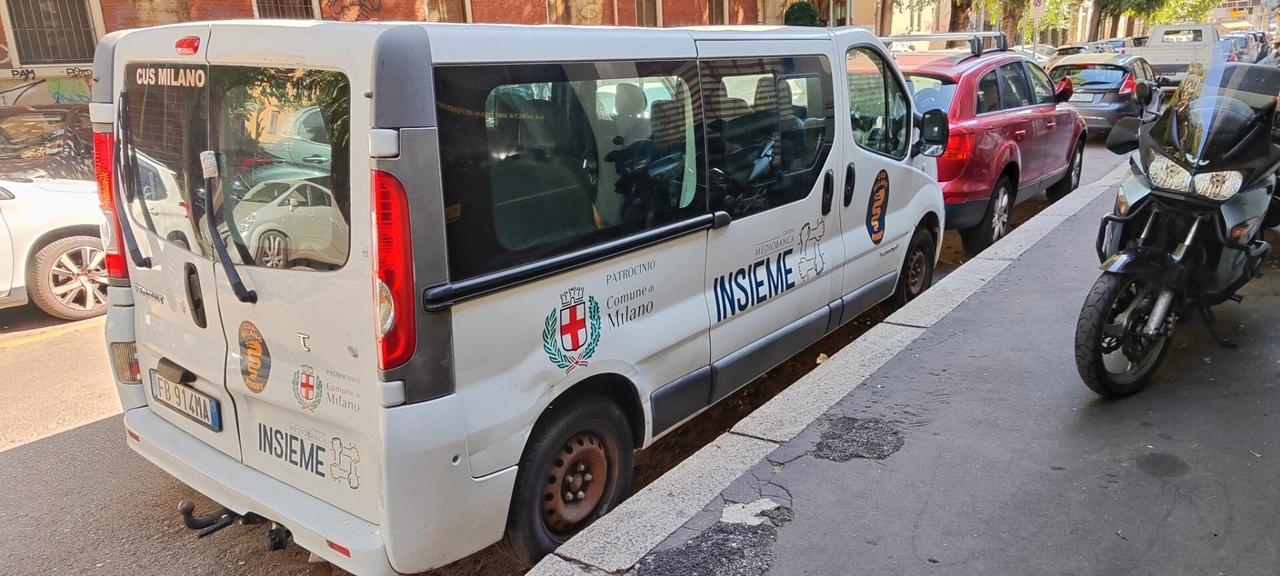 Renault Trafic 2.0 dCi , 9 posti, gancio traino