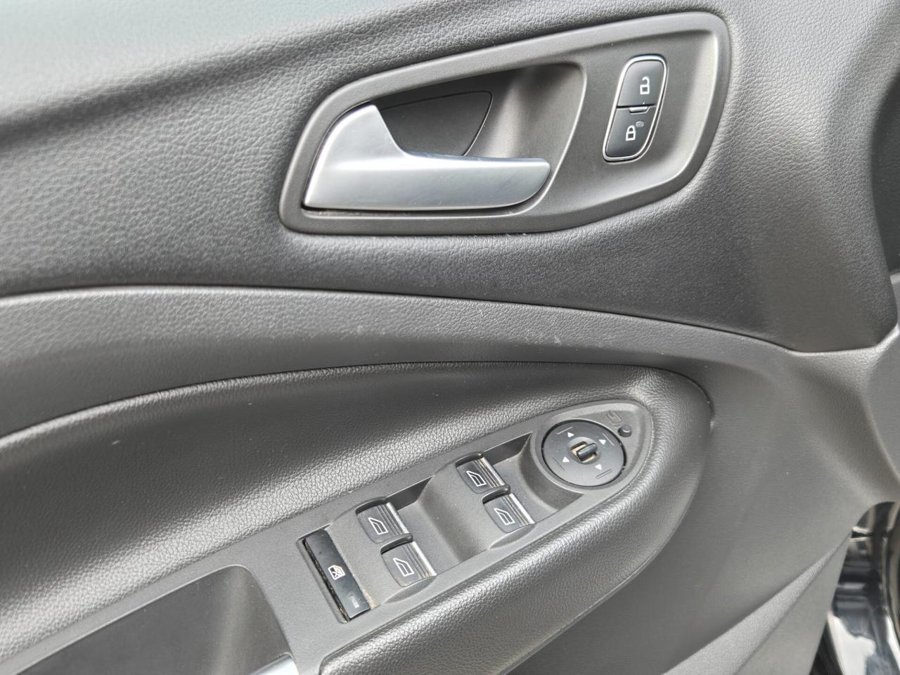 Ford Kuga 2.0 TDCI 120 CV S&S 2WD Powershift ST-Line