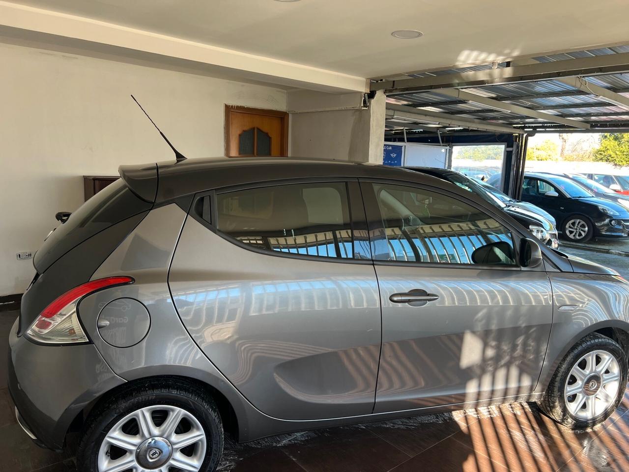 Lancia Ypsilon 1.3 MJT 16V 95 CV 5 porte S&S S Momodesign