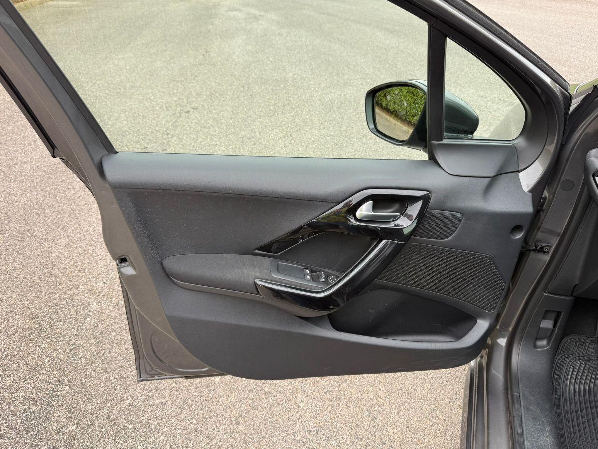 PEUGEOT - 208 - BlueHDi 100 S&S 5p. Active