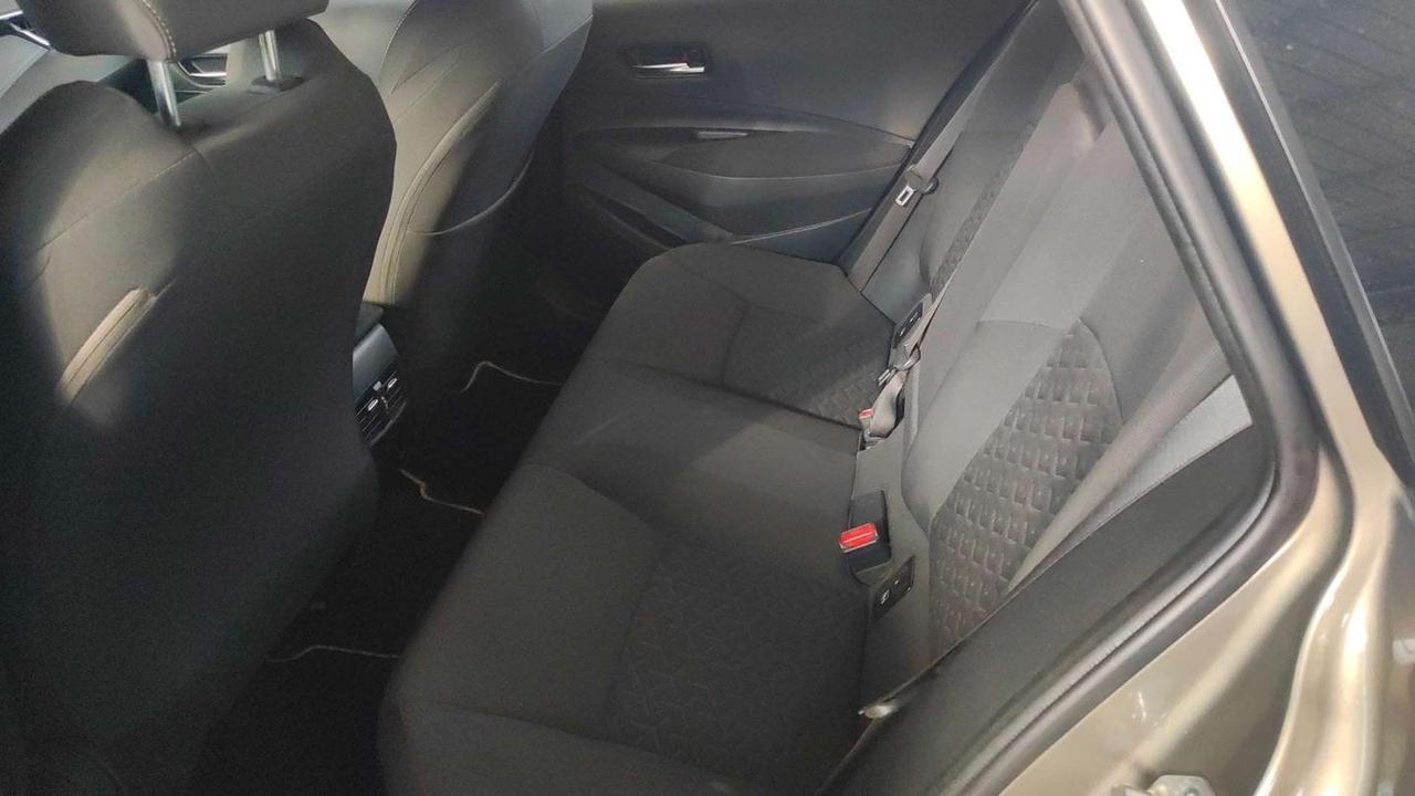 Toyota Corolla Touring Sports 1.8 Hybrid Business