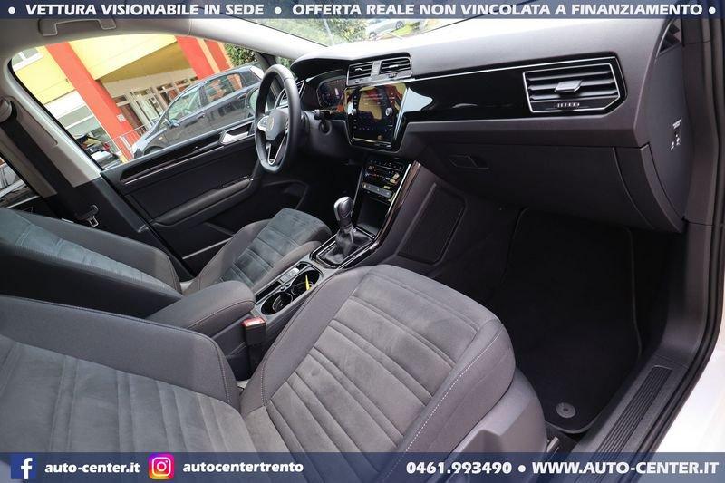 Volkswagen Touran 2.0 TDI DSG Executive R-LINE 7 POSTI RLINE