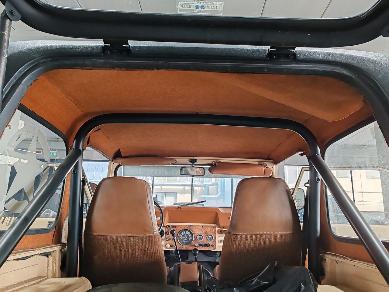 Jeep CJ-7 Laredo