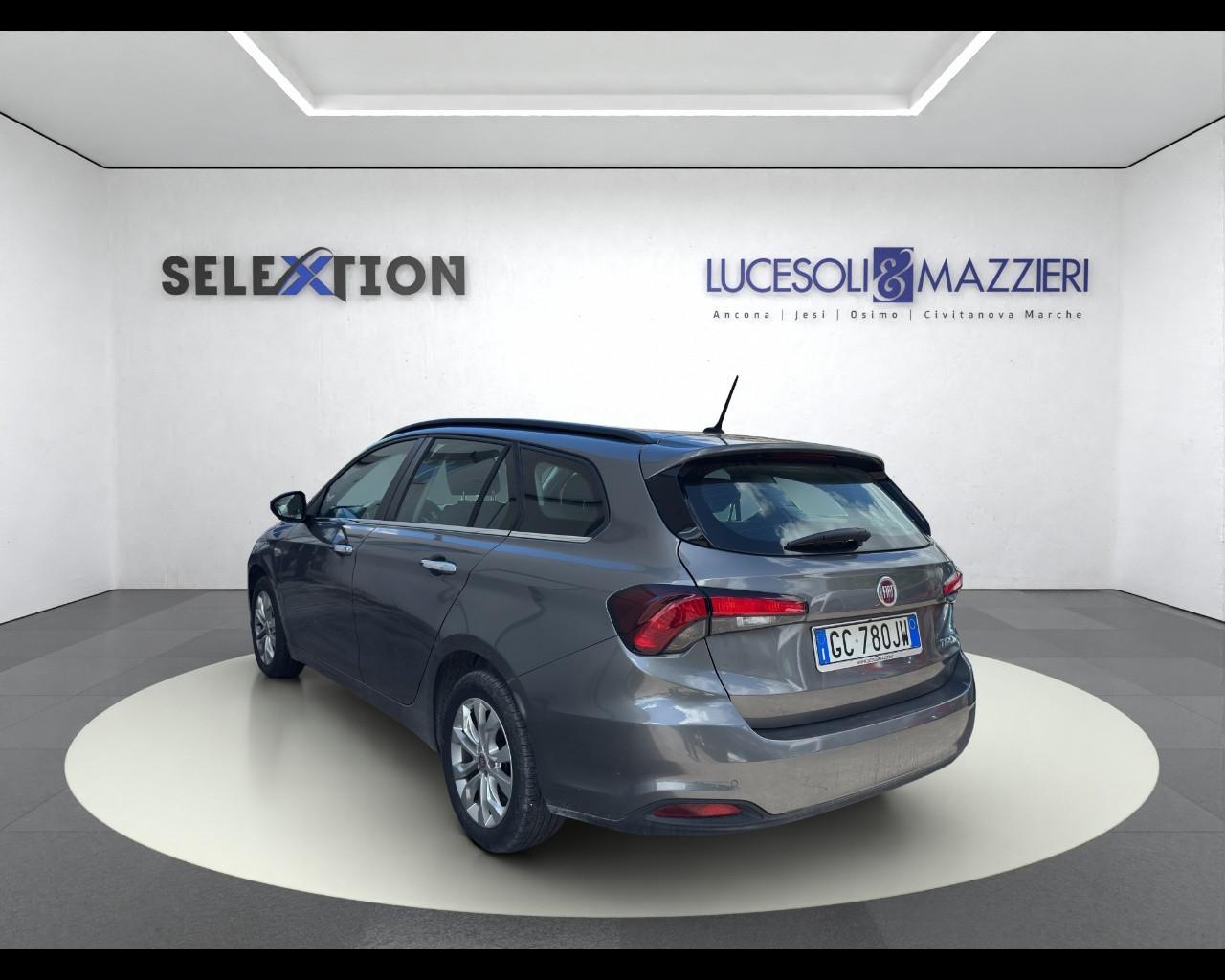 FIAT Tipo (2015-->) - Tipo 1.3 Mjt S&S SW Business