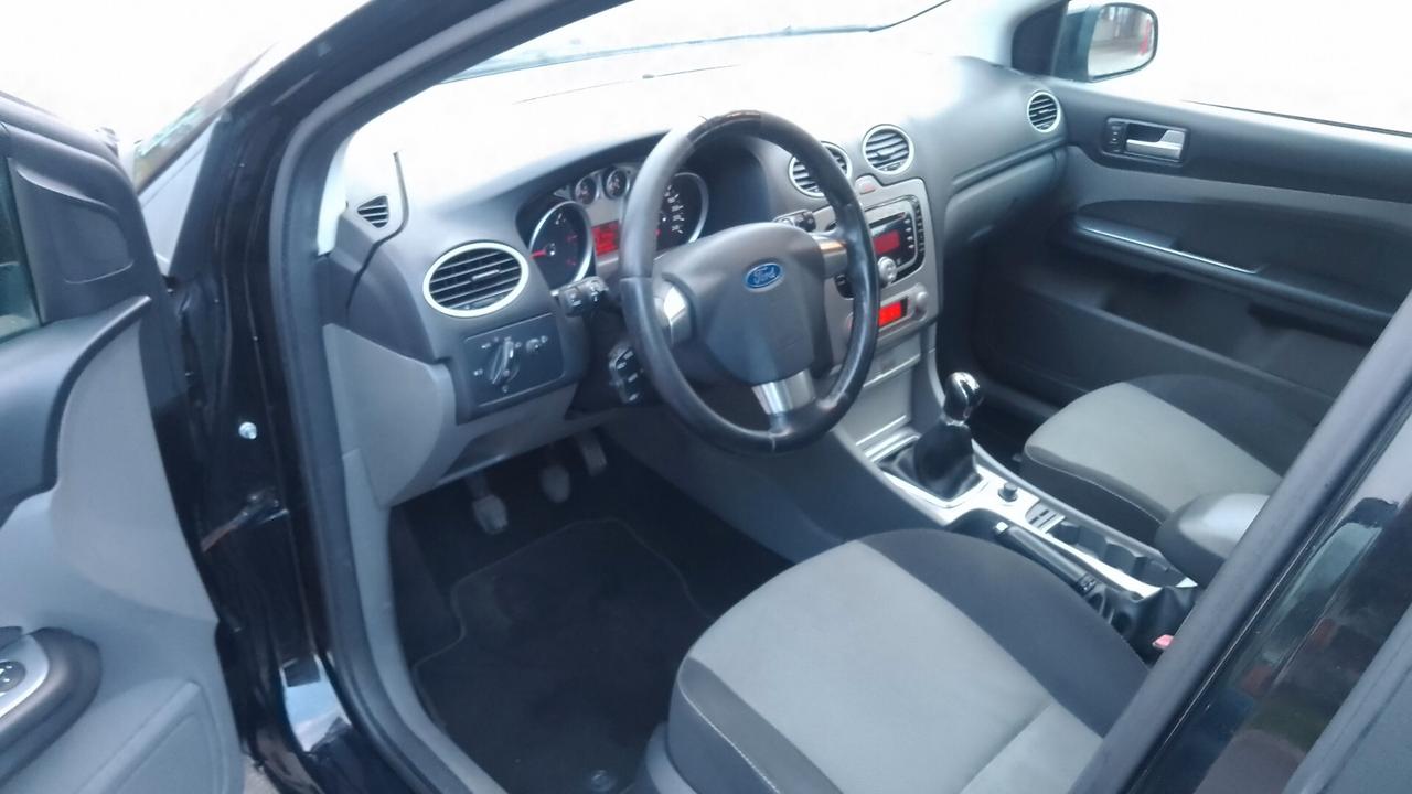 Ford Focus 1.6 TDCi (110CV) SW Tit. DPF neop 13