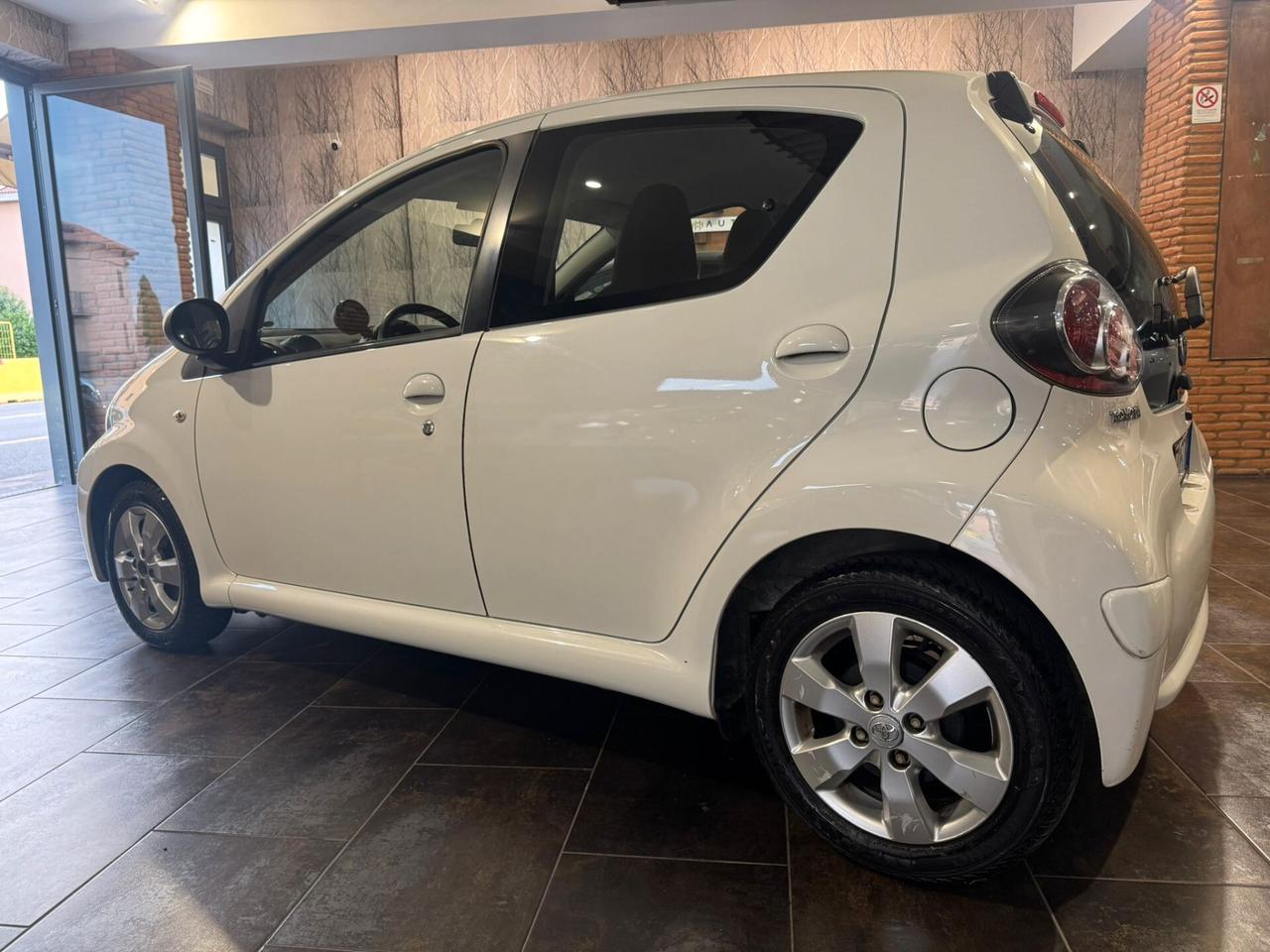 Toyota Aygo 1.0 12V VVT-i 5 porte Active Connect