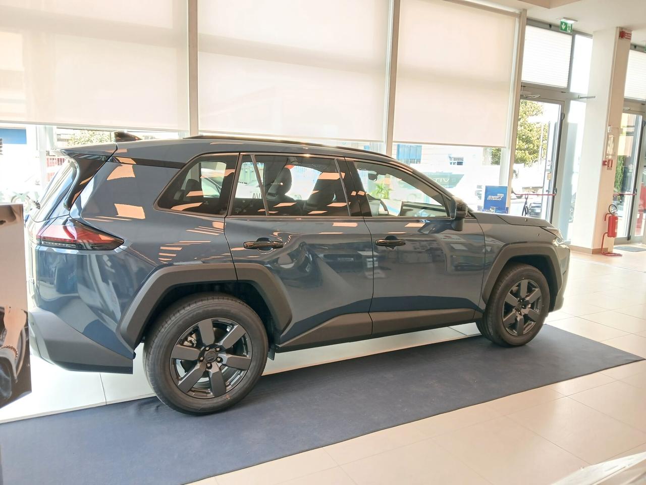Suzuki Across 2.5 Plug-in Hybrid E-CVT 4WD Top