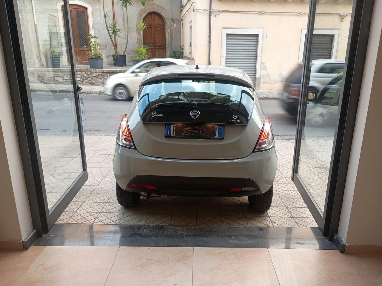 Lancia Ypsilon 1.2 69 CV 5 porte GPL Ecochic Gold