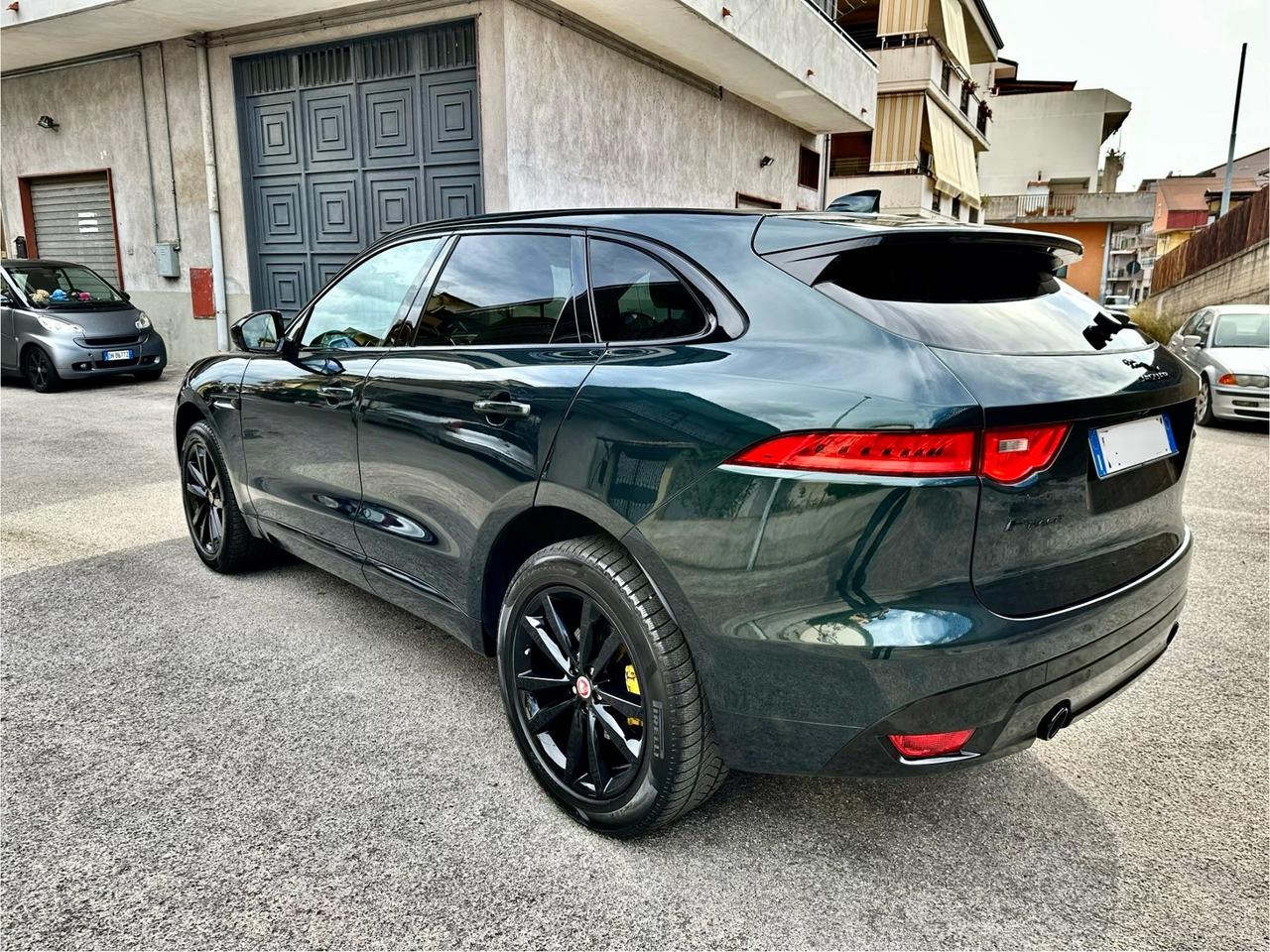 Jaguar F-Pace 3.0 D V6 300 CV AWD aut. R-Sport