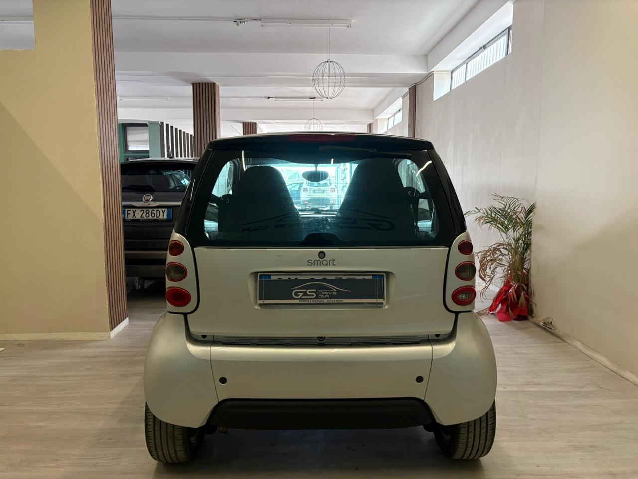 Smart fortwo 700cc 69cv Automatica