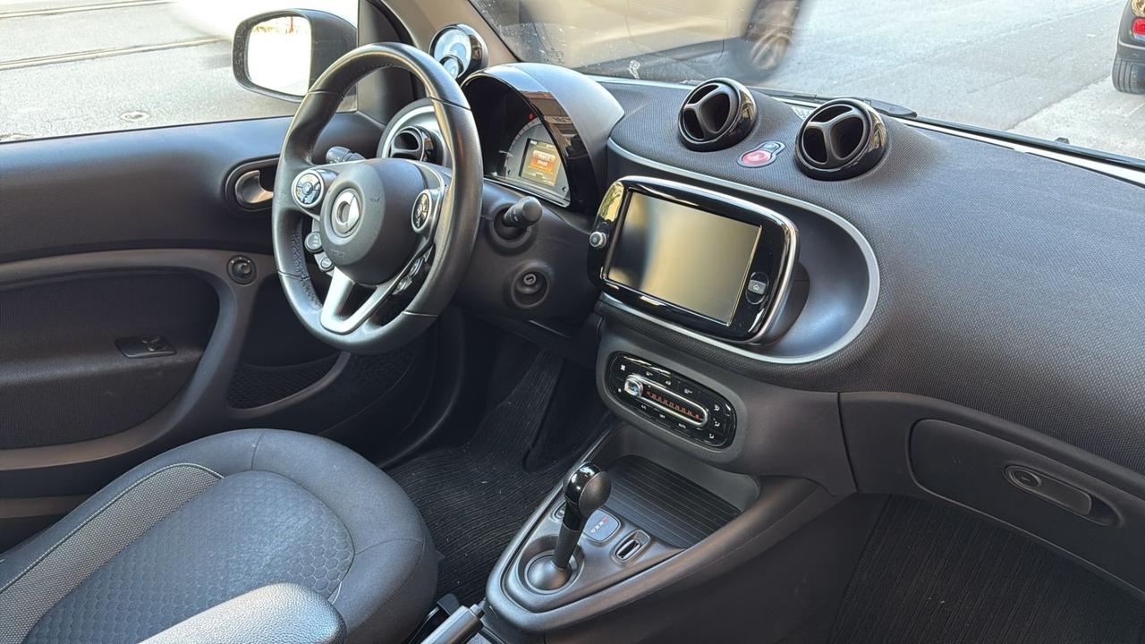 Smart ForTwo EQ Passion iva esposta