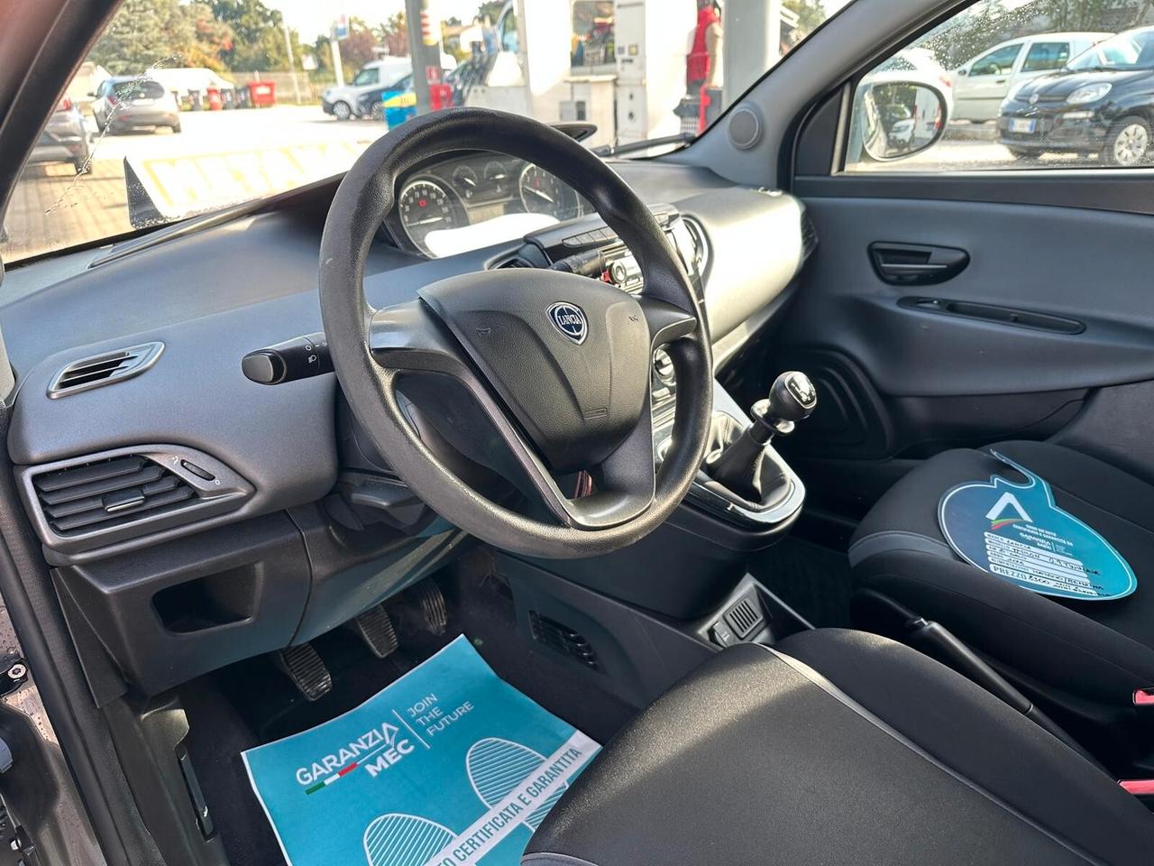 Lancia Ypsilon 0.9 TwinAir 85 CV 5 porte Metano Ecochic Platinum