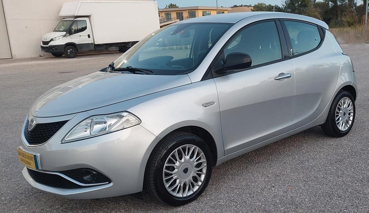 LANCIA YPSILON 1.2-UNICO PROPRIETARIO-NEOPATENTATI