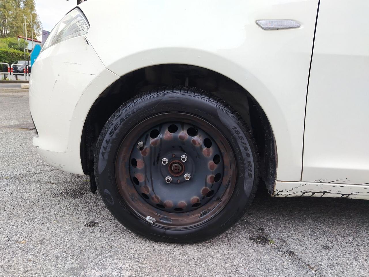Lancia Ypsilon 1.2 69 CV 5 porte S&S Silver