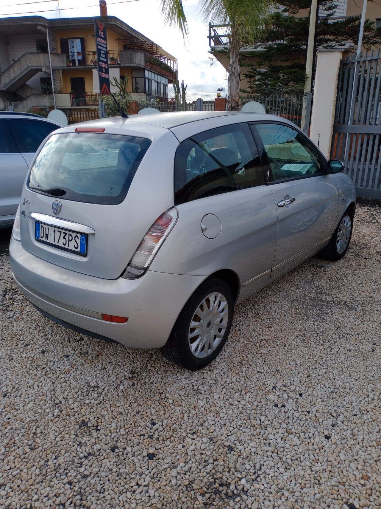 Lancia Ypsilon 1.2 Argento