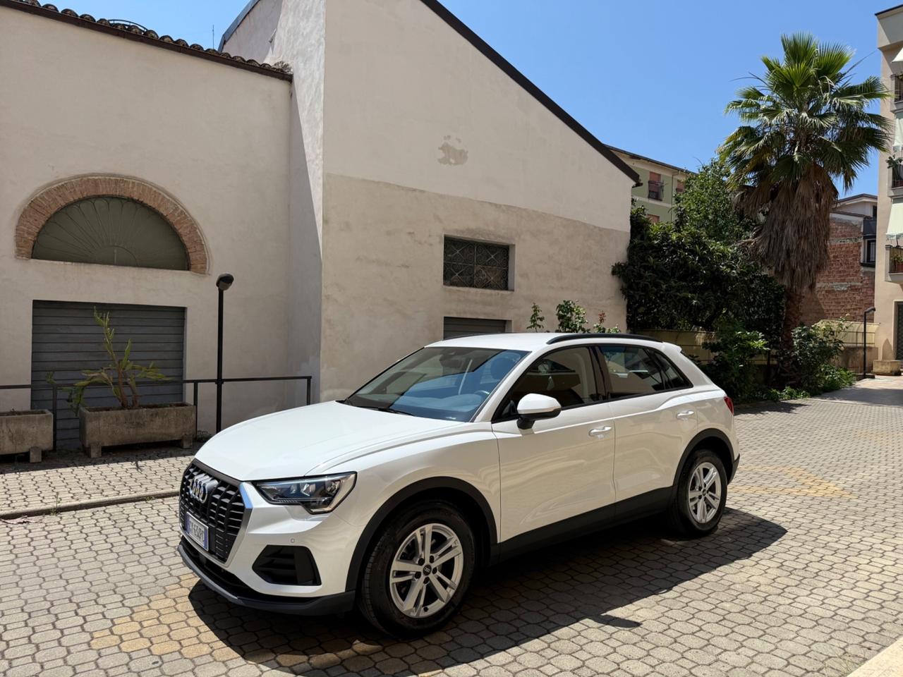 Audi Q3 35 TDI Business Advanced