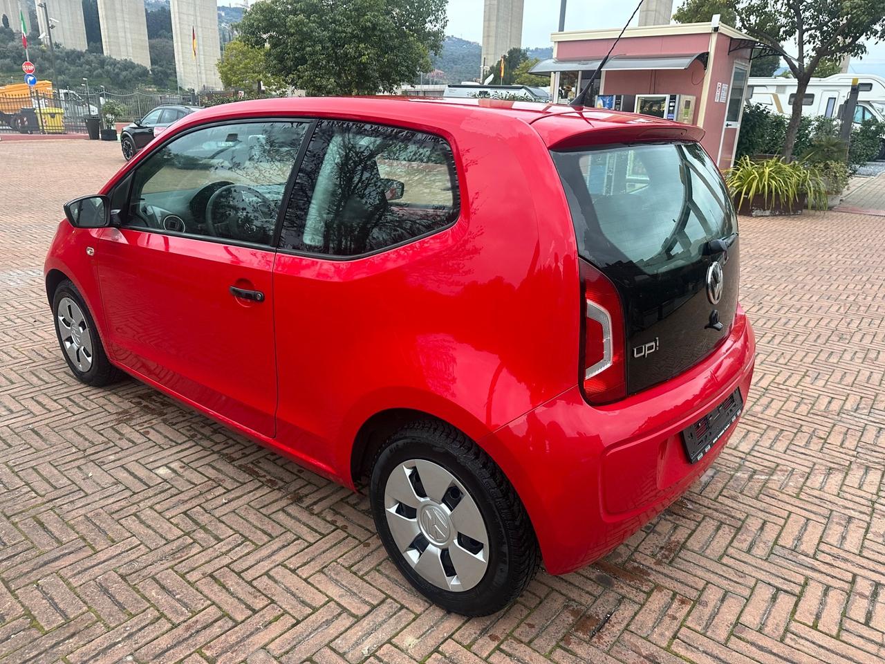 Volkswagen up! 1.0 75 CV 3p. take up!