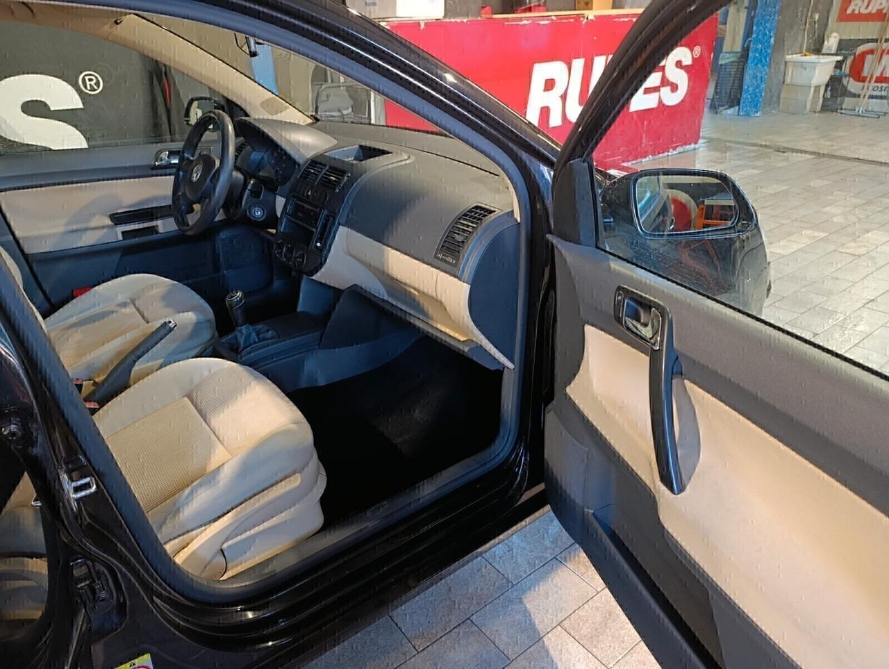 Polo 1.4/75CV 16V 5p. Comfortline