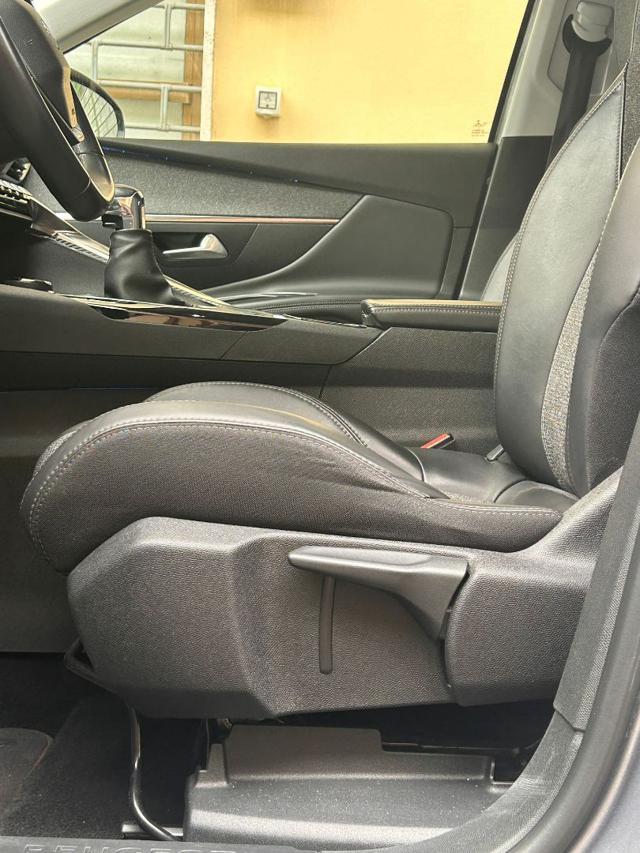 PEUGEOT 3008 BlueHDi 120 CV