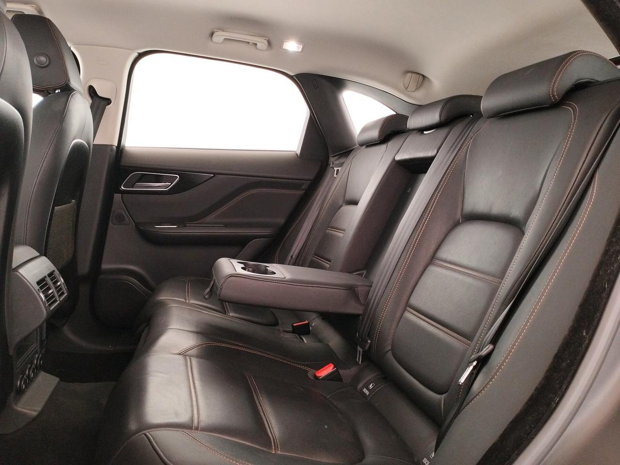 Jaguar F-Pace 2.0 D 180 CV AWD aut. Prestige