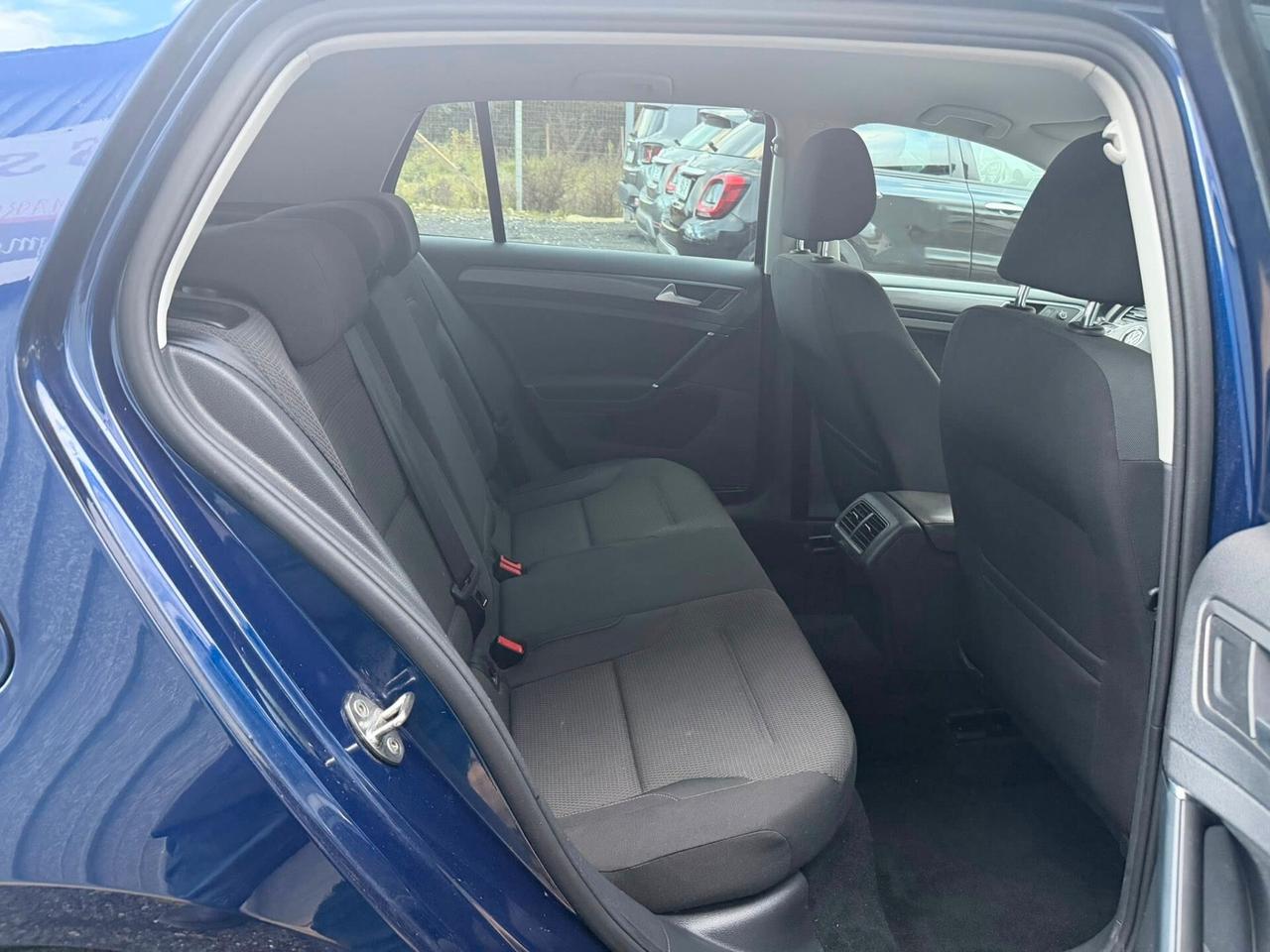 Volkswagen Golf 7.5 DSG7 150CV