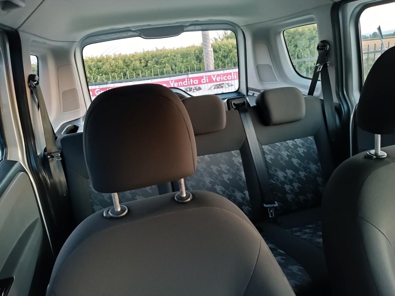 Opel Combo 1.6 CDTi~Diesel~190.000~GARANZIA~2017