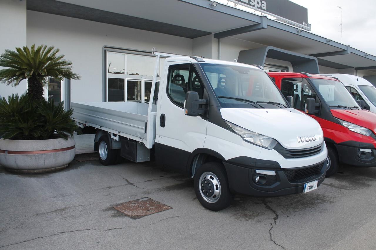 Iveco DAILY 35C14 CASSONE FISSO DA 4 METRI