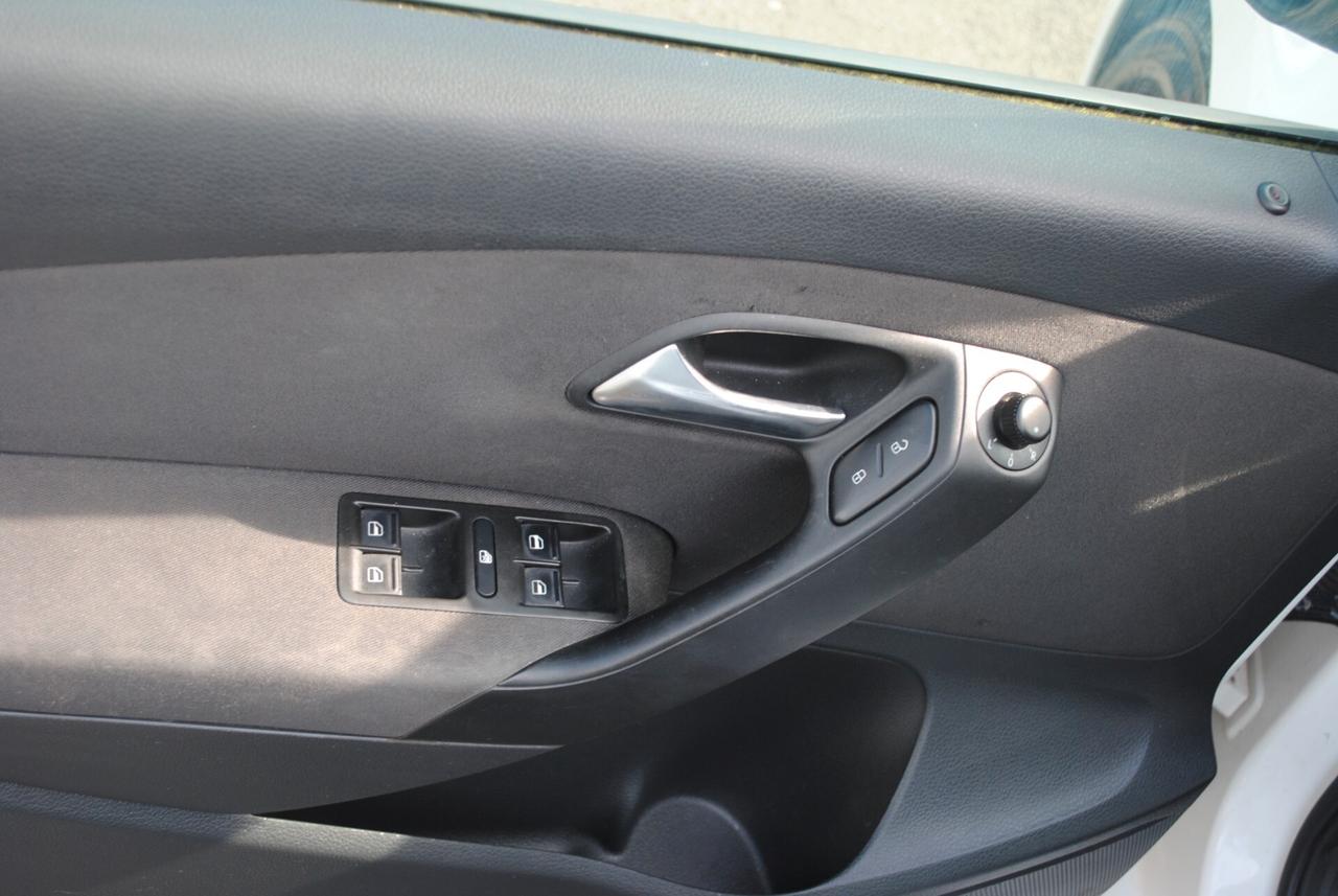 VOLKSWAGEN POLO 1.6 TDI 75 CV OK NEOPATENTATI