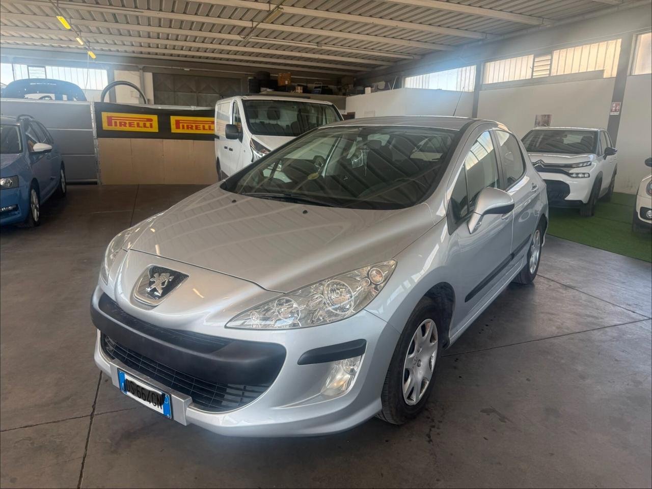 Peugeot 308 1.4 VTi 95CV 5p. Premium