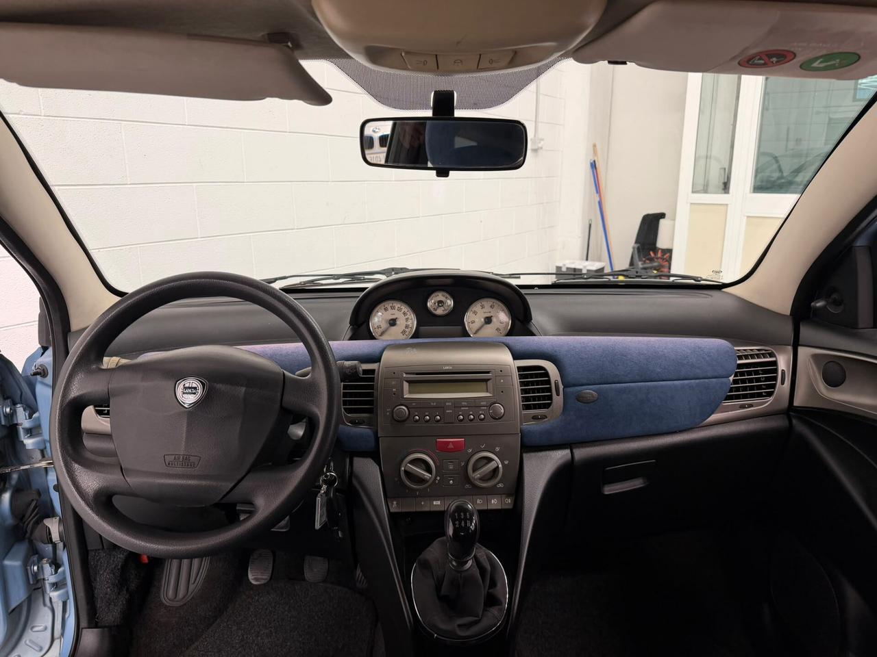 Lancia Ypsilon 1.4 16V Platino
