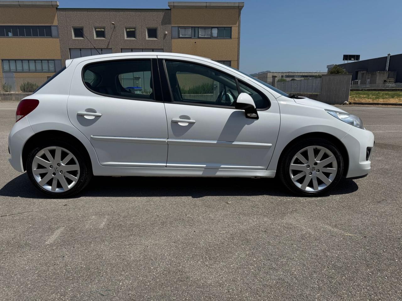 Peugeot 207 1.6 THP 156CV. Km 94.000