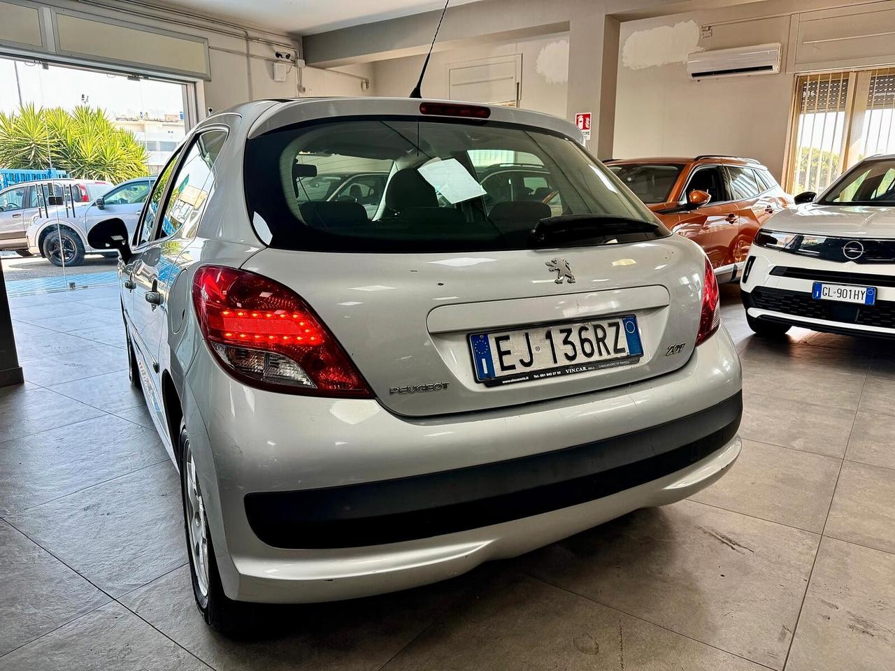 Peugeot 207 1.4 HDi 70cv 5p. 10/2011